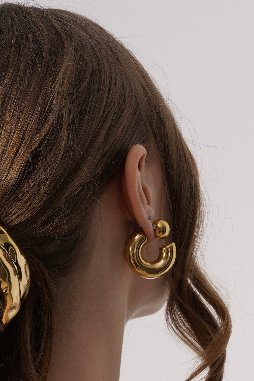 Celeste gold hoop earrings with ball stud, Luvertta